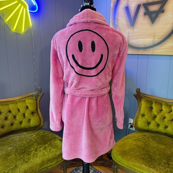 Victoria’s Secret Pink Smiley Face Plush Pink Robe Size XS/S - Picture 3 of 10